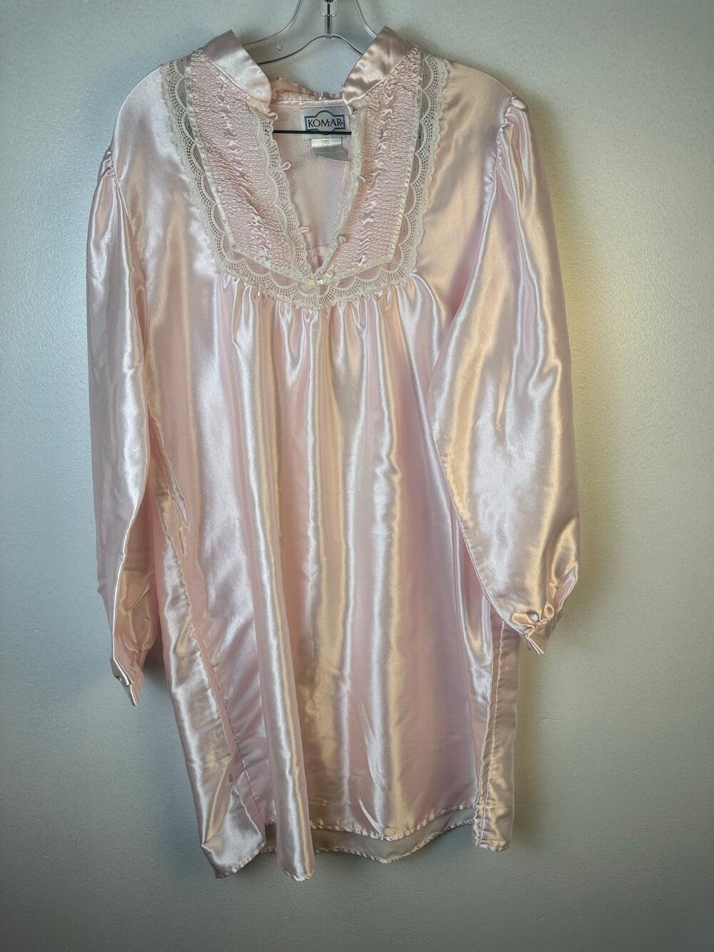 Komar Women's Vintage baby pink nightgown Size small lace trim